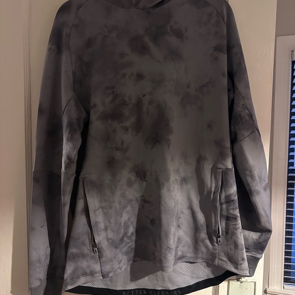 lululemon athletica Men’s Gray hoodie
